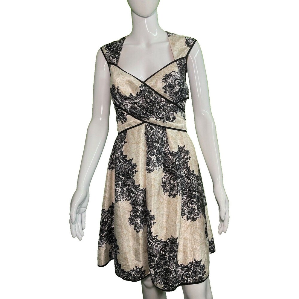 NEW Jessica Simpson Black / White Size 2  Waist Wrap Knee Length Formal Dress
